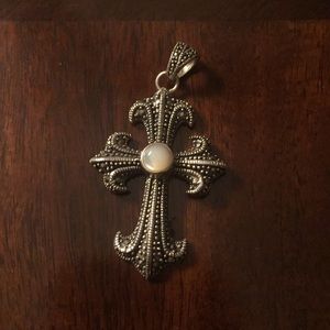 Sterling silver cross pendant